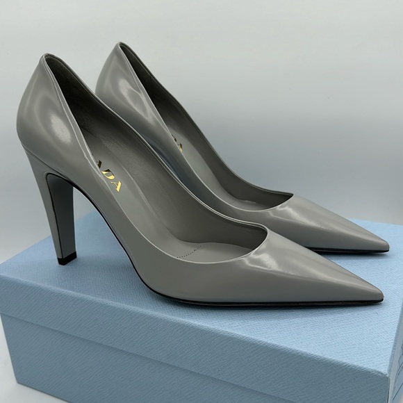 【ドーナッツ】SS1999 PRADA Squaqe Toe Heels Prada FW99 Square Toe Heels - Ākaibu Store
